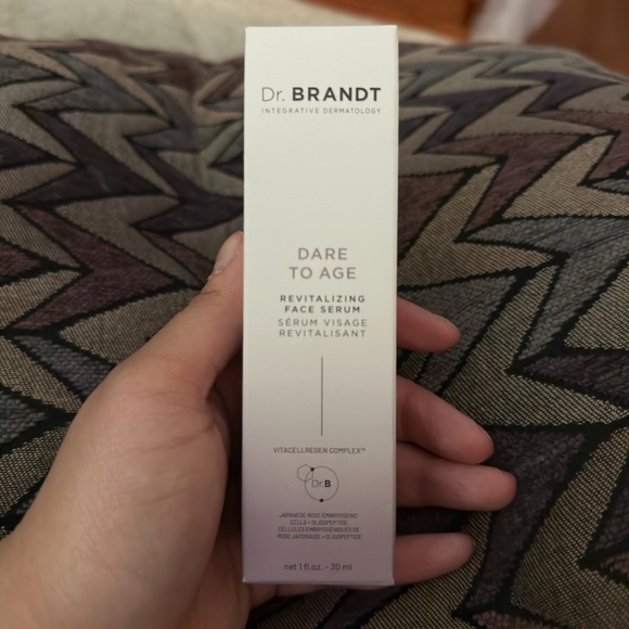 Dr. Brandt Dare to Age Revitalizing Serum - Picture 2 of 4
